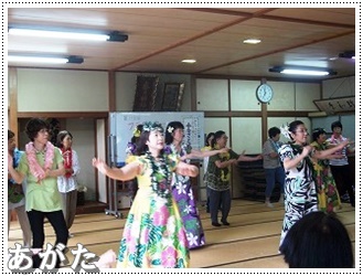 日永アロハサークルの皆さん によるフラダンスショー