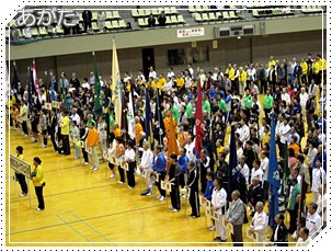 グラウンドコンディション不良のため体育館での開会式