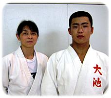 岡本先生と73kg級優勝の萩君